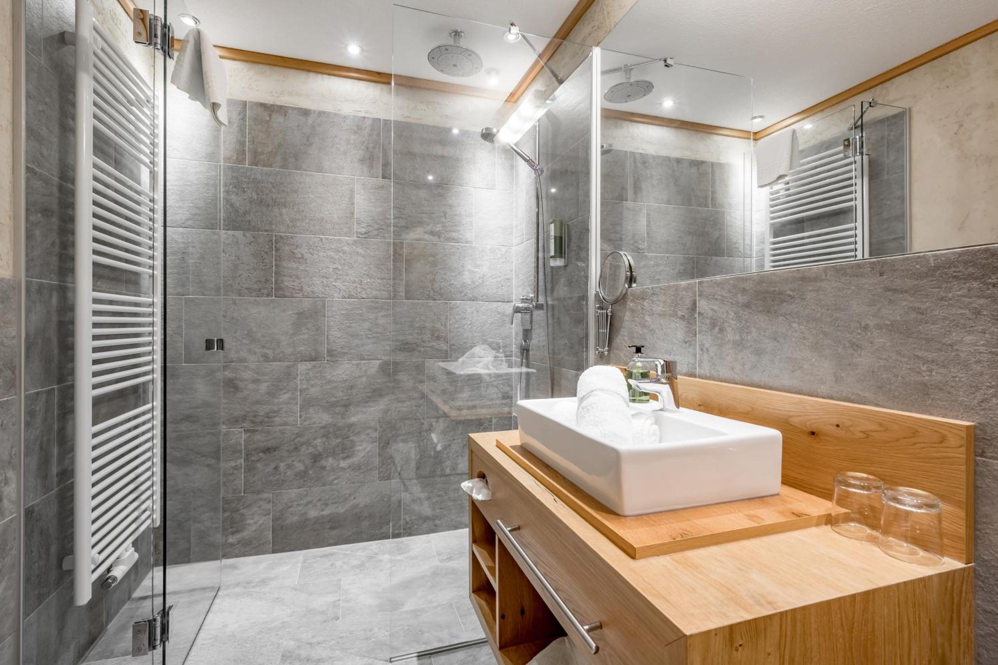 Tilia Living - B&B Mit Dem Komfort Eines Kleinen, Feinen Hotels Риед им Оберинтал Екстериор снимка